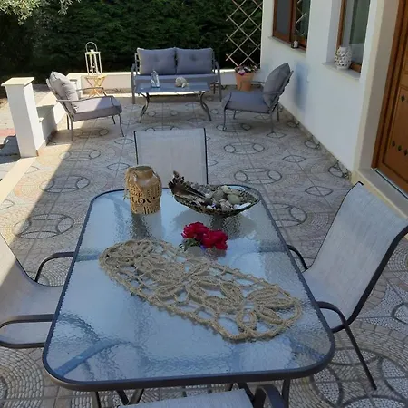 Anna - Maria Luxury Nyaraló